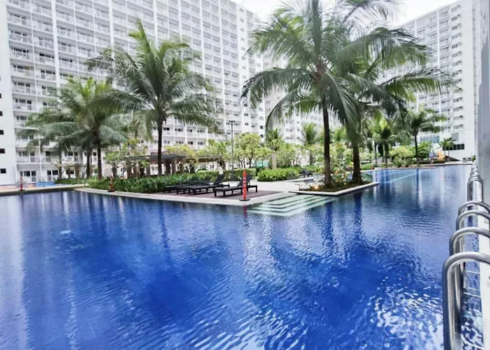 Easy Access To Pool Apartahotel